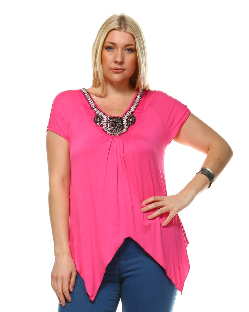 Front of a model wearing a size 1X Fenella Tunic Top in Fuchsia by White Mark. | dia_product_style_image_id:257299
